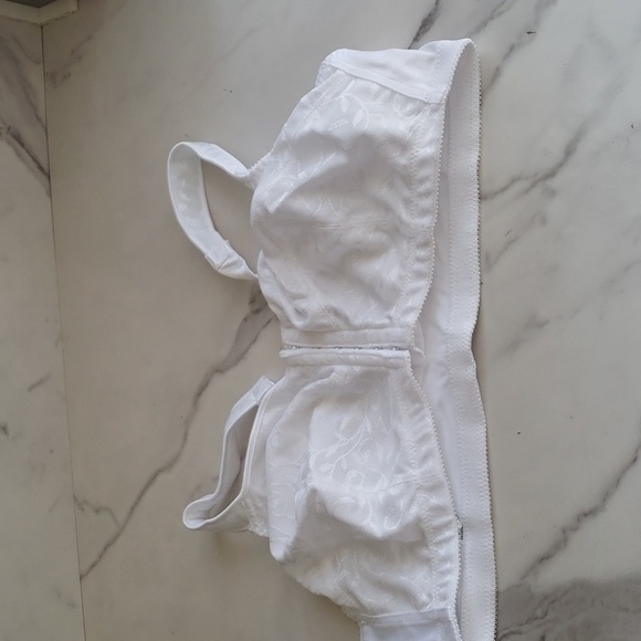 Just My Size 1107 Front Close Wirefree Bra (White 44B) - Picture 2 of 8
